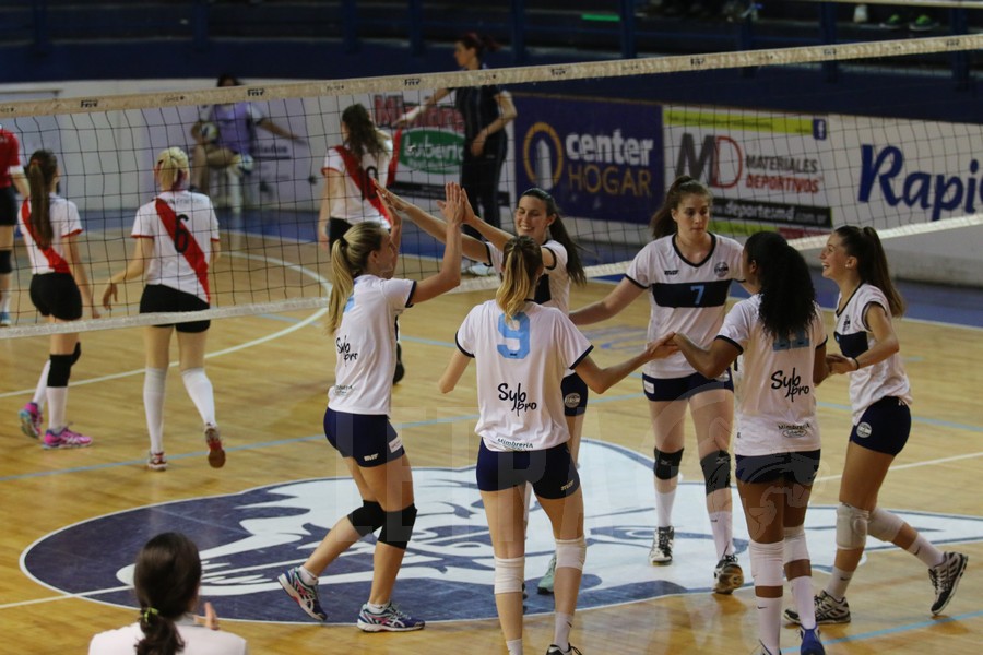 ENCABEZAN LA SERIE
